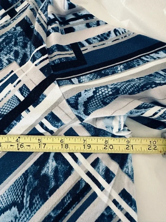 Alfred Dunner Medium Chevron-Stripe 3/4 Sleeve Top Rhinestone Embellished Neck - Picture 6 of 9